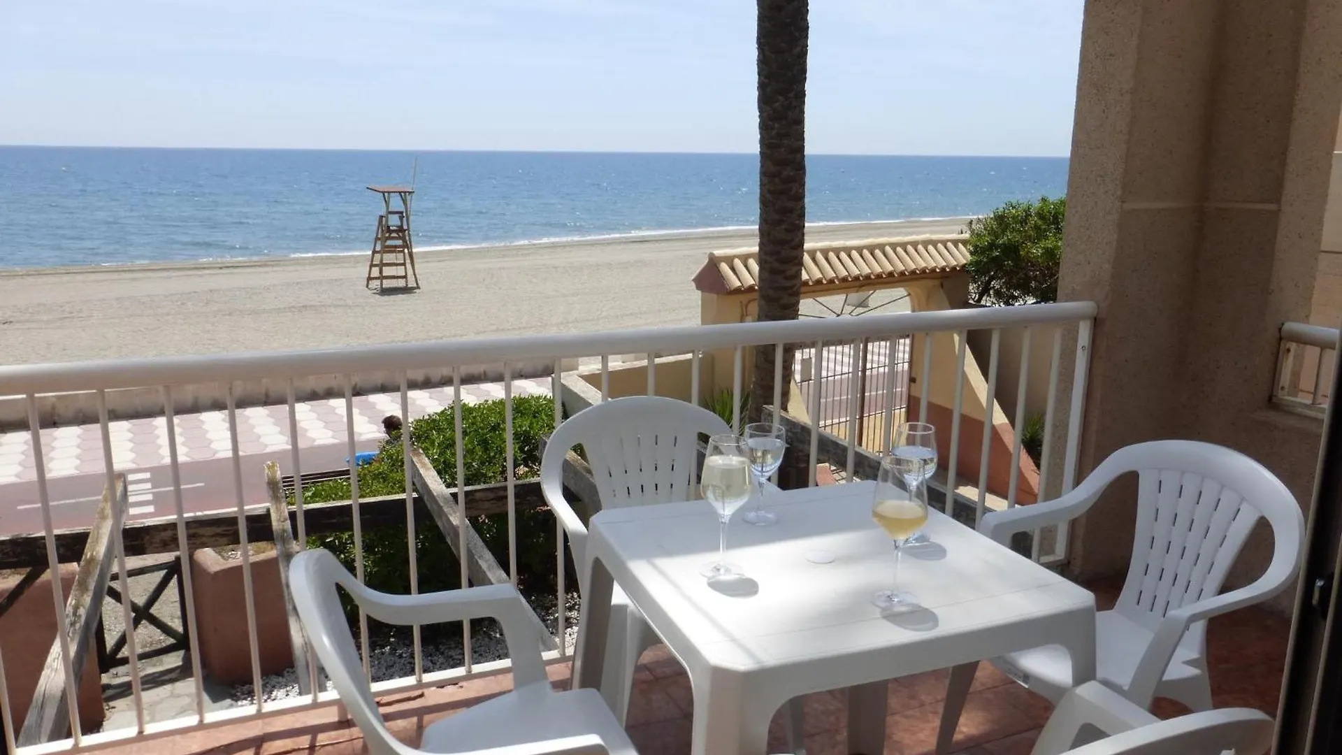 Lovely 2 Bedroom Apartment With Pool Roquetas de Mar