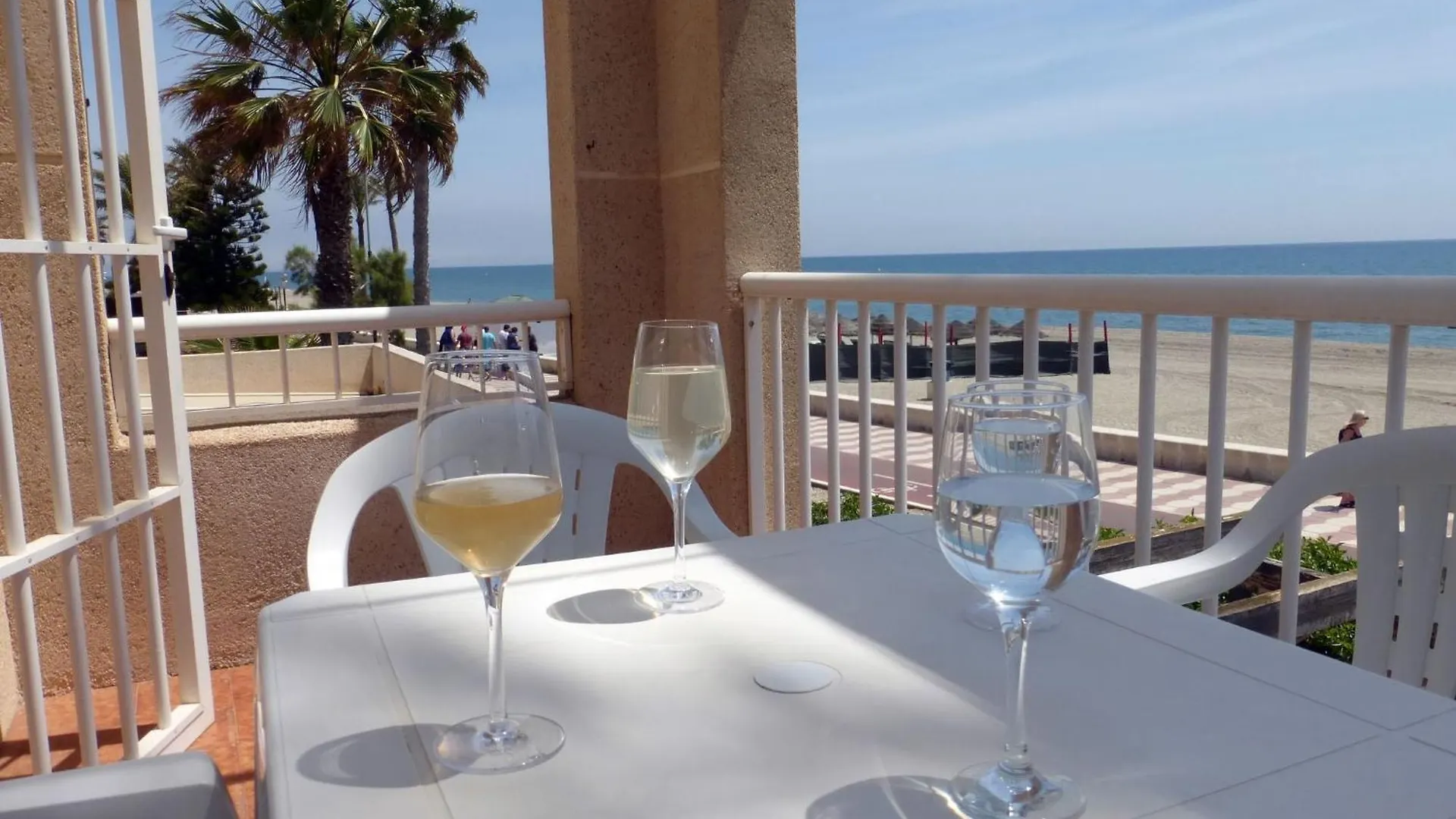 Lovely 2 Bedroom Apartment With Pool Roquetas de Mar